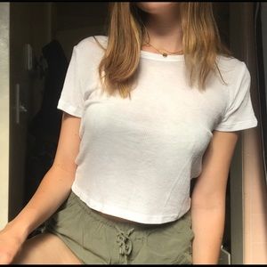white pacsun crop top!💘